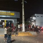 Veja o vídeo: Quadrilha invade cidade de Guaraciaba do Norte e ataca duas agências bancárias PLANTÃO POLICIAL