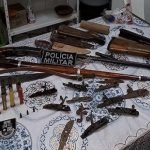 Polícia Militar fecha fábrica clandestina de armas e prende foragido da Justiça em Missão Velha PLANTÃO POLICIAL