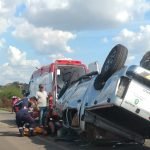 URGENTE: Viatura pertencente ao SAMU capota na CE-265, em Quixadá QUIXADÁ