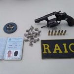 Homem suspeito de tráfico de drogas é preso com arma e munições em Iguatu PLANTÃO POLICIAL