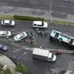 Duas crianças e cinco idosos estão entre os feridos do tombamento do ônibus no Cocó PLANTÃO POLICIAL