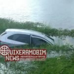 Veículo perde o controle após passar por um buraco e cai em um açude em Ibaretama SERTÃO CENTRAL