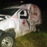 Colisão frontal de carreta com ambulância deixa três feridos na BR-116, em Pacajus PLANTÃO POLICIAL