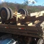 Pau de arara capota em Mombaça, deixa uma mulher morta e outros 16 feridos SERTÃO CENTRAL