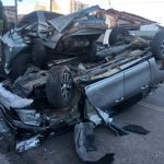 Motorista de Hilux bate em dois carros estacionados e capota no Bairro de Fátima em Fortaleza PLANTÃO POLICIAL