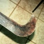 Homem é lesionado com uma paulada e revida com golpe de roçadeira na zona rural de Milhã SERTÃO CENTRAL