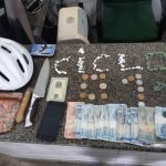 Mulher é presa por tráfico de drogas por policiais militares do ciclopatrulhamento no Centro de Fortaleza PLANTÃO POLICIAL
