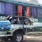 Colisão lateral entre micro-ônibus e caminhão deixa dois idosos mortos na BR-116 nesta quinta PLANTÃO POLICIAL