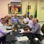 Prefeito Clébio Pavone participa de reunião visando trazer um laboratório de qualidade de leite para Quixeramobim QUIXERAMOBIM