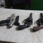 Força Tática da Polícia Militar captura trio e apreende três armas de fogo e veículo PLANTÃO POLICIAL