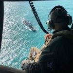 Polícia Federal, Marinha e Ciopaer fazem operação no mar e apreendem barco lotado de contrabando PLANTÃO POLICIAL