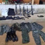 PMCE prende um suspeito e encontra arsenal escondido em terreno no município de Monsenhor Tabosa PLANTÃO POLICIAL