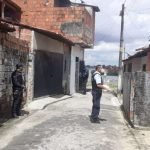 PMCE cadastra e acompanha moradores a fim de evitar ações de grupos criminosos PLANTÃO POLICIAL