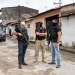 Polícia Civil e SAP realizam operação de combate às organizações criminosas e de fiscalização de tornozelados na Rosalina PLANTÃO POLICIAL