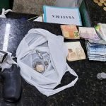 Arma de fogo e drogas são apreendidas pela PMCE no Bairro Floresta PLANTÃO POLICIAL