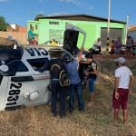 Viatura da PM capota durante perseguição a motociclistas em Juazeiro do Norte PLANTÃO POLICIAL