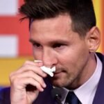 Lenço usado por Messi na despedida do Barça é leiloado; veja valor HORA DO ESPORTE