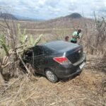 Veículo aparentemente abandonado em abismo na Serra do Urucum é encontrado por populares em Quixadá QUIXADÁ