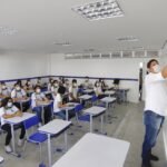 Professores da rede estadual do Ceará vão receber reajuste salarial de 33,34% TEMA LIVRE