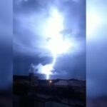 Raio ilumina céu e impressiona moradores de Iguatu, no Ceará TEMA LIVRE