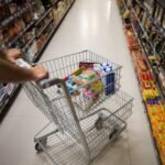 ‘Ou merendo ou almoço’: Cearenses cortam refeições com alta dos alimentos TEMA LIVRE