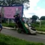 Cavalo fica pendurado em carroça por excesso de carga, no interior do Ceará TEMA LIVRE