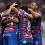 Fortaleza vence Coritiba no Castelão e se mantém firme por vaga na Libertadores HORA DO ESPORTE