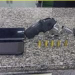 PMCE prende dupla suspeita de roubo e recupera motocicleta em Mombaça PLANTÃO POLICIAL