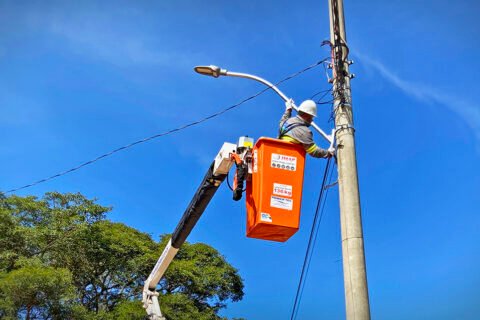 Saiba como solicitar reparos na iluminação pública em Quixeramobim