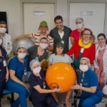 Equipe do Hospital Regional do Sertão Central faz surpresa para alegrar paciente em internação QUIXERAMOBIM