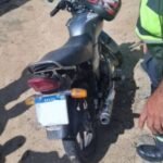 Motocicleta furtada é encontrada na localidade da Onça, Zona Rural de Quixeramobim QUIXERAMOBIM