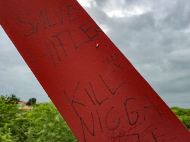 Ponte Metálica de Quixeramobim é alvo de vandalismo com pichação e símbolo nazista