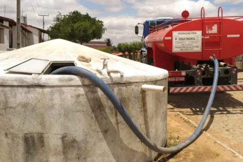 Quixeramobim recebe encontro regional da Operação Carro-Pipa