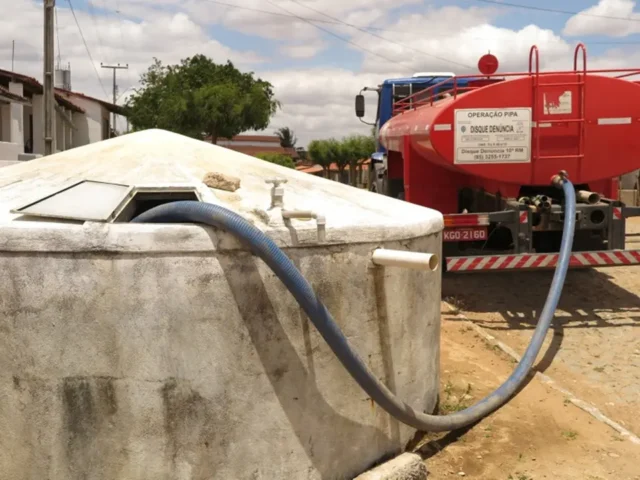 Quixeramobim recebe encontro regional da Operação Carro-Pipa