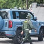 Motorista que voou sobre dunas de Canoa Quebrada capota carro de luxo durante test drive em Fortaleza