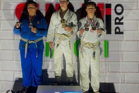 Atleta de jiu-jitsu de Quixeramobim conquista dois pódios em competição em Fortaleza