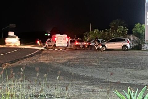 Grave acidente na BR-122 deixa cinco pessoas feridas no Sertão Central