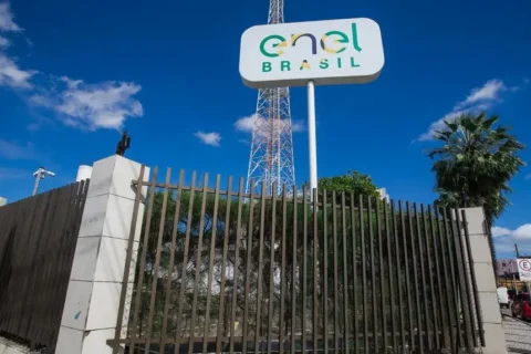 Enel Ceará fica de fora da lista de renovação de concessões do governo