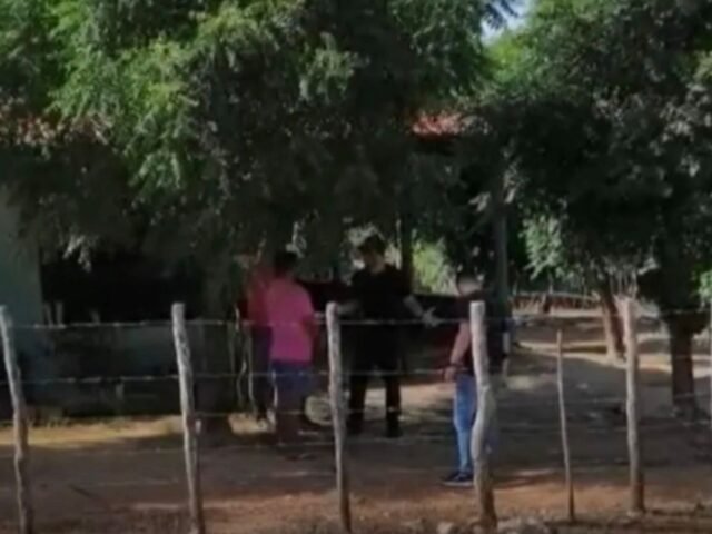 Homem é preso em Quixeramobim por ameaçar decepar as mãos da própria irmã com foice