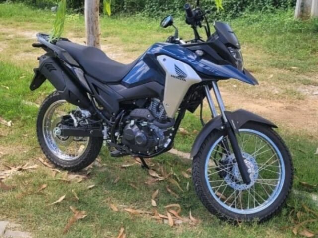 Motocicleta é furtada durante festa da praça em Quixeramobim; proprietário pede ajuda para localizar veículo