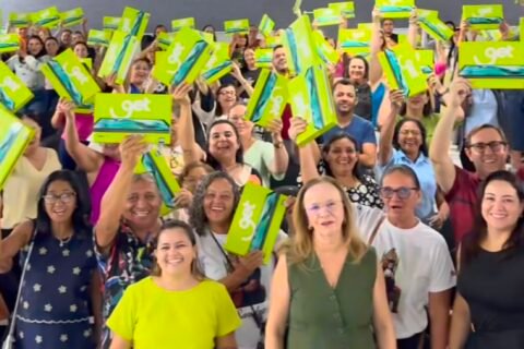 Prefeitura de Quixeramobim entrega 196 tablets para modernizar trabalho dos Agentes Comunitários de Saúde
