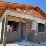 Milhã assina ordem de serviço para construção de moradias que beneficiarão 70 famílias SERTÃO CENTRAL