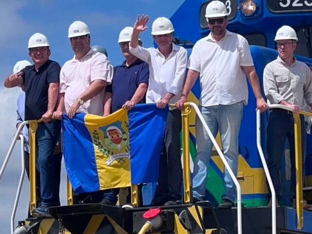 Chegada do trem da Transnordestina marca momento histórico nos 237 anos de Quixeramobim