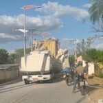 Caminhão derruba arco histórico de acesso ao Açude Cedro, em Quixadá QUIXADÁ
