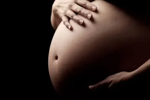 Justiça mantém indenização a mulher que engravidou após laqueadura realizada durante parto