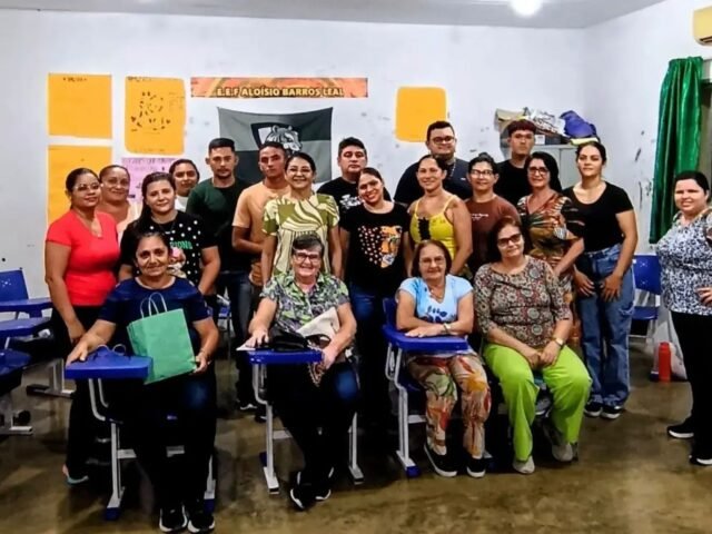 Quixeramobim inicia aulas de duas turmas de corte de costura no distrito de Encantado
