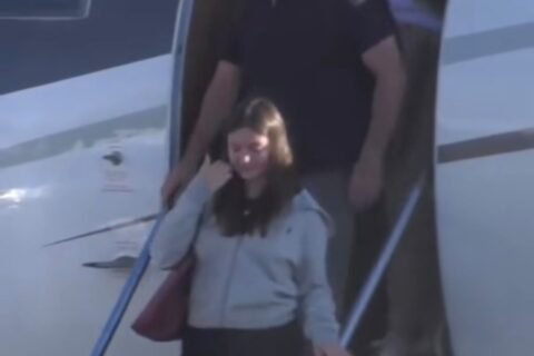 O senador Flávio Bolsonaro (PL), sua esposa e as filhas do casal chegaram aos Estados Unidos